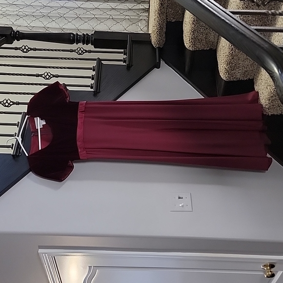 Michael Angelo burgundy size 4 gown - Picture 1 of 4